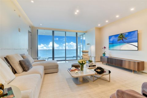 Copropriété à louer à Sunny Isles Beach, Floride: 5 chambres, 295.06 m2 № 1707417 - photo 2