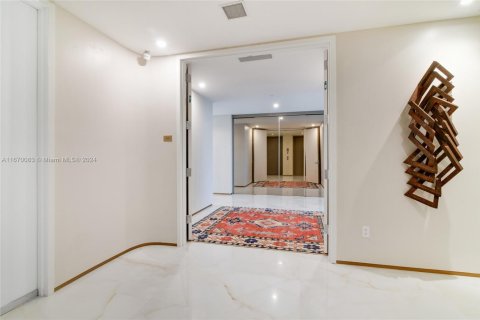 Copropriété à louer à Sunny Isles Beach, Floride: 5 chambres, 295.06 m2 № 1707417 - photo 24