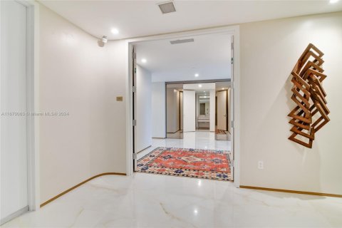 Copropriété à louer à Sunny Isles Beach, Floride: 5 chambres, 295.06 m2 № 1707417 - photo 23