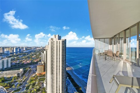Copropriété à louer à Sunny Isles Beach, Floride: 5 chambres, 295.06 m2 № 1707417 - photo 9