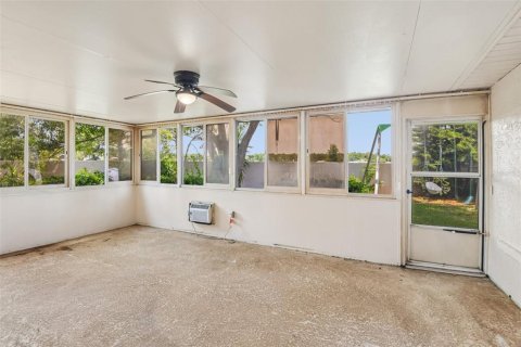 Villa ou maison à vendre à New Port Richey, Floride: 3 chambres, 169.27 m2 № 2113157 - photo 27