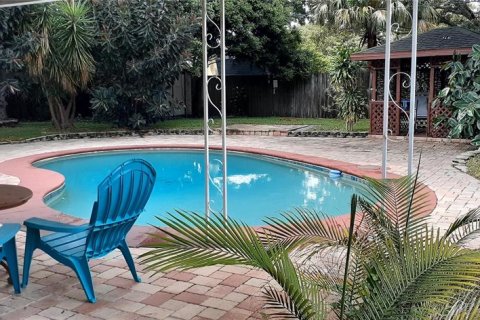 House in Tampa, Florida 3 bedrooms, 139.82 sq.m. № 2225864 - photo 14
