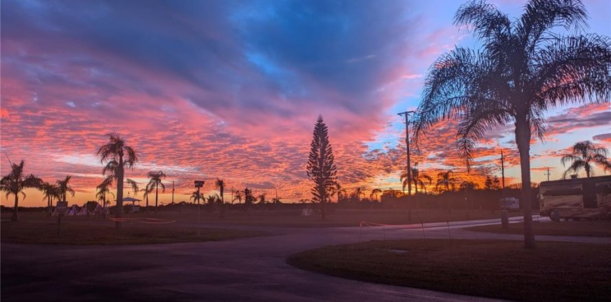 Terreno en Punta Gorda, Florida № 2205671
