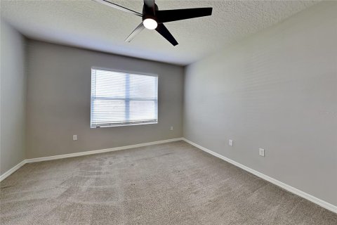 House in Davenport, Florida 3 bedrooms, 160.26 sq.m. № 2383438 - photo 7