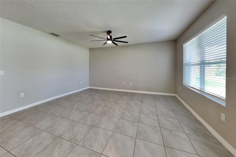 House in Davenport, Florida 3 bedrooms, 160.26 sq.m. № 2383438 - photo 2