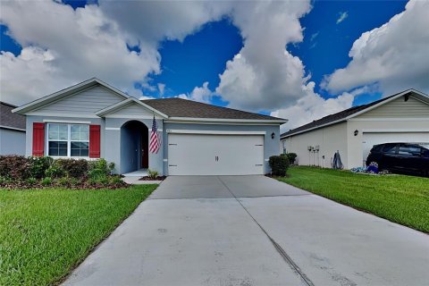 House in Davenport, Florida 3 bedrooms, 160.26 sq.m. № 2383438