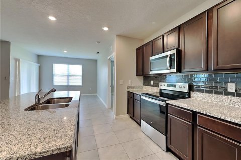 House in Davenport, Florida 3 bedrooms, 160.26 sq.m. № 2383438 - photo 5