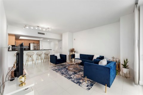 Condo in Hollywood, Florida, 2 bedrooms № 1927847 - photo 7