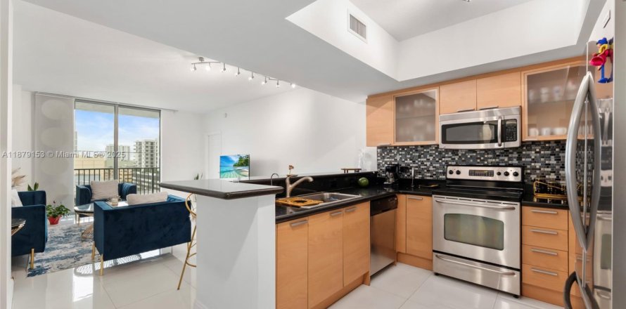 Condo in Hollywood, Florida, 2 bedrooms № 1927847