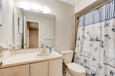 House in Edgewater, Florida 3 bedrooms, 137.5 sq.m. № 1916252 - photo 8