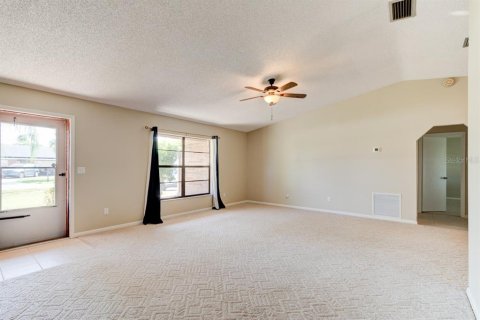 House in Edgewater, Florida 3 bedrooms, 137.5 sq.m. № 1916252 - photo 17