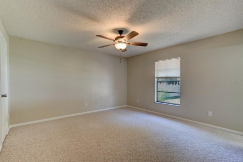 House in Edgewater, Florida 3 bedrooms, 137.5 sq.m. № 1916252 - photo 10