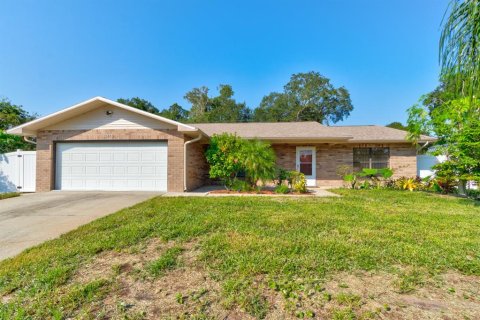 House in Edgewater, Florida 3 bedrooms, 137.5 sq.m. № 1916252 - photo 2