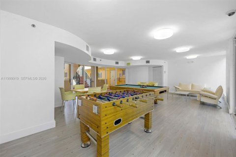 Condominio en alquiler en Surfside, Florida, 1 dormitorio, 67.82 m2 № 2170113 - foto 15