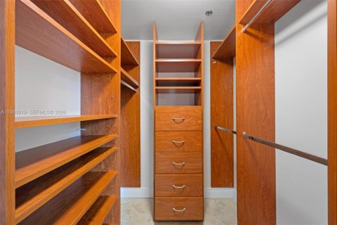 Condominio en alquiler en Surfside, Florida, 1 dormitorio, 67.82 m2 № 2170113 - foto 9