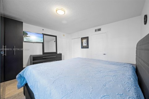 Condominio en alquiler en Surfside, Florida, 1 dormitorio, 67.82 m2 № 2170113 - foto 6