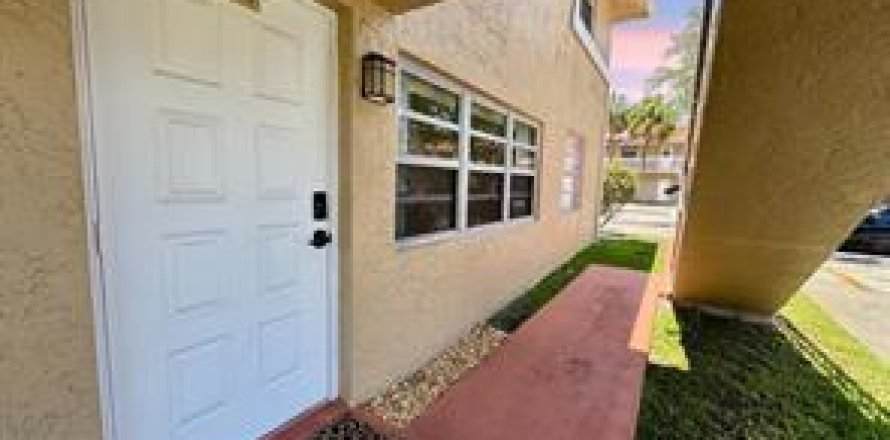 Condo à Coral Springs, Floride, 2 chambres  № 2244628