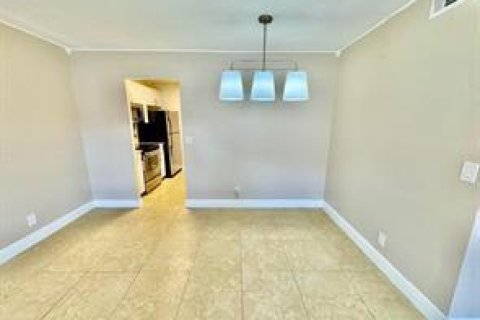 Copropriété à louer à Coral Springs, Floride: 2 chambres, 71.35 m2 № 2244628 - photo 7