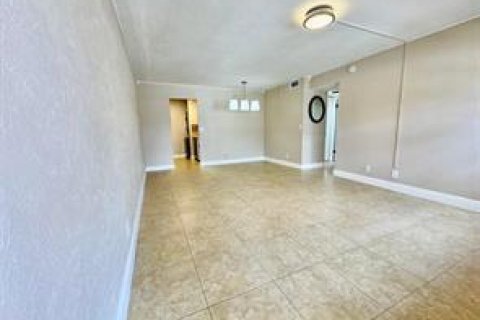 Copropriété à louer à Coral Springs, Floride: 2 chambres, 71.35 m2 № 2244628 - photo 5