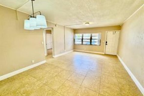 Copropriété à louer à Coral Springs, Floride: 2 chambres, 71.35 m2 № 2244628 - photo 11
