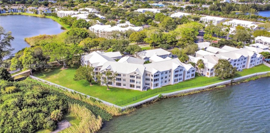 Condominio en Oakland Park, Florida, 2 dormitorios  № 1993887