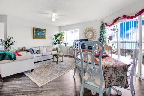 Condominio en venta en Oakland Park, Florida, 2 dormitorios, 104.14 m2 № 1993887 - foto 5