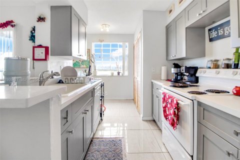 Condominio en venta en Oakland Park, Florida, 2 dormitorios, 104.14 m2 № 1993887 - foto 17