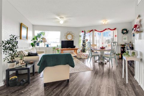 Condominio en venta en Oakland Park, Florida, 2 dormitorios, 104.14 m2 № 1993887 - foto 3