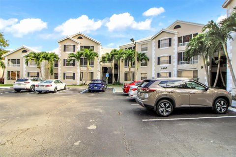 Condominio en venta en Oakland Park, Florida, 2 dormitorios, 104.14 m2 № 1993887 - foto 11