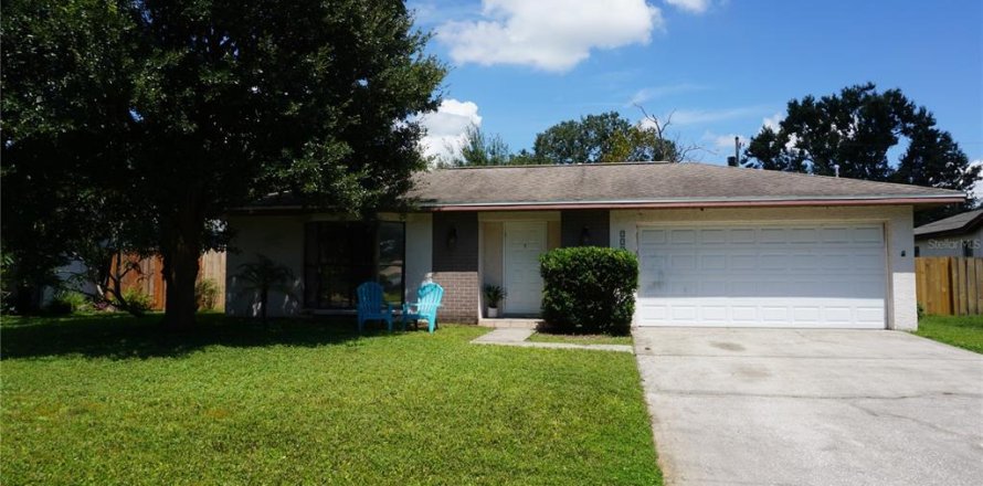 Villa ou maison à Saint Petersburg, Floride 3 chambres, 181.25 m2 № 1905365