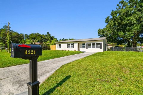 House in Tampa, Florida 3 bedrooms, 98.48 sq.m. № 1851546 - photo 2