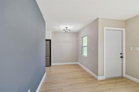 House in Tampa, Florida 3 bedrooms, 98.48 sq.m. № 1851546 - photo 8