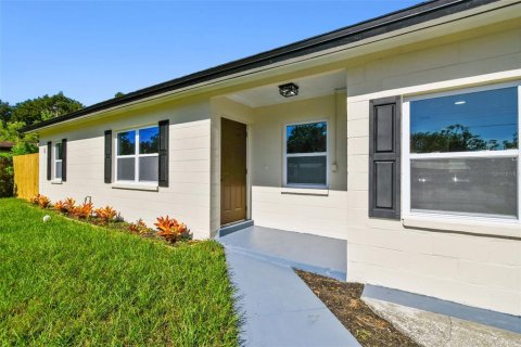 House in Tampa, Florida 3 bedrooms, 98.48 sq.m. № 1851546 - photo 5