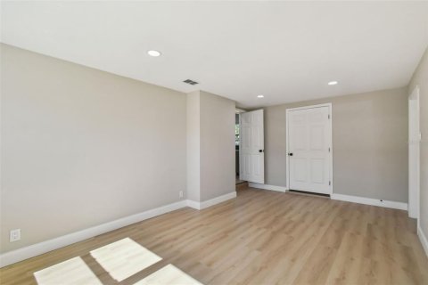 House in Tampa, Florida 3 bedrooms, 98.48 sq.m. № 1851546 - photo 21