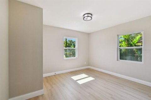 House in Tampa, Florida 3 bedrooms, 98.48 sq.m. № 1851546 - photo 29