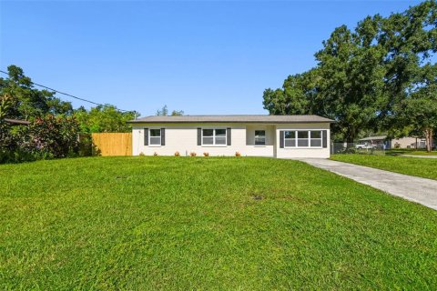 House in Tampa, Florida 3 bedrooms, 98.48 sq.m. № 1851546 - photo 3