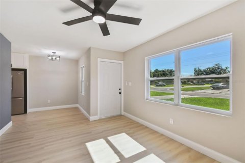 House in Tampa, Florida 3 bedrooms, 98.48 sq.m. № 1851546 - photo 7