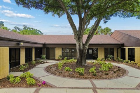 Propiedad comercial en Clearwater, Florida 891.86 m2 № 2114681