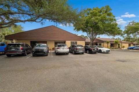 Commercial property in Clearwater, Florida 891.86 sq.m. № 2114681 - photo 3