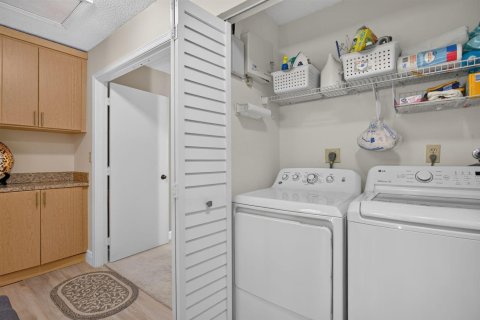 Touwnhouse à vendre à Deerfield Beach, Floride: 2 chambres, 125.33 m2 № 2413305 - photo 22