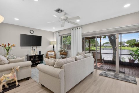 Touwnhouse à vendre à Deerfield Beach, Floride: 2 chambres, 125.33 m2 № 2413305 - photo 17