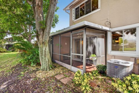 Touwnhouse à vendre à Deerfield Beach, Floride: 2 chambres, 125.33 m2 № 2413305 - photo 4