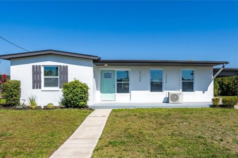 Villa ou maison à Port Charlotte, Floride 2 chambres, 98.1 m2 № 2148355