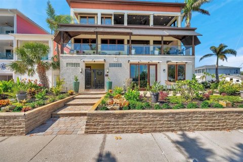 Купить коммерческую недвижимость в Галфпорта, Флорида 6 спален, 596.8м2, № 1677592 - фото 2