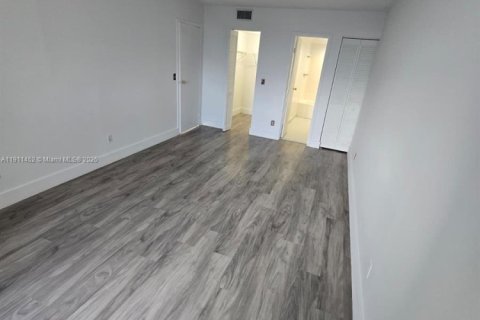 Снять в аренду кондоминиум в Норт-Майами, Флорида 1 спальня, 68.75м2, № 1968783 - фото 9