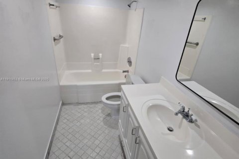 Снять в аренду кондоминиум в Норт-Майами, Флорида 1 спальня, 68.75м2, № 1968783 - фото 11