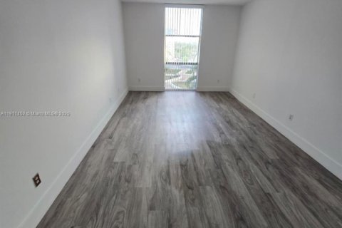 Снять в аренду кондоминиум в Норт-Майами, Флорида 1 спальня, 68.75м2, № 1968783 - фото 8