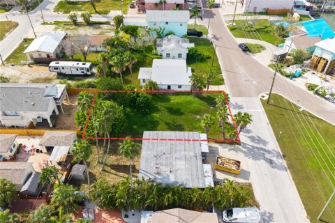 Land in Madeira Beach, Florida № 1913548 - photo 3