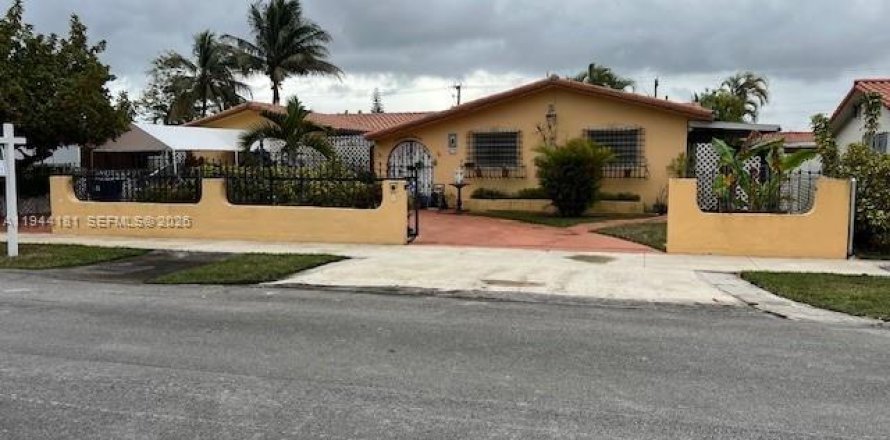 Casa en Miami, Florida 5 dormitorios, 209.22 m2 № 2058970