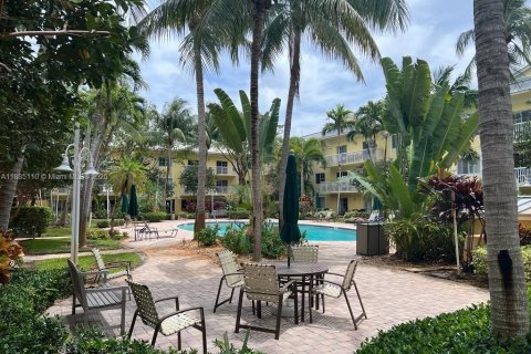 Condo in Fort Lauderdale, Florida, 1 bedroom  № 2085738